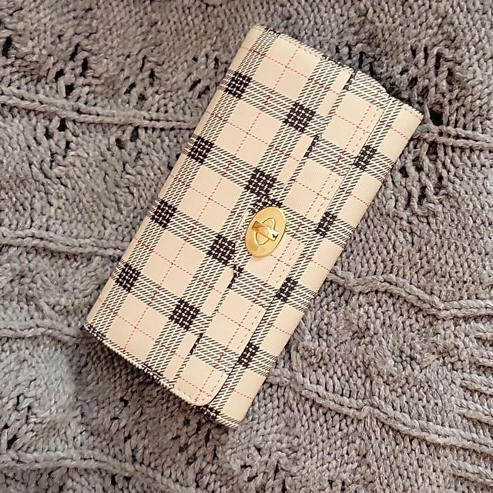 PLAID WALLETT final markdown clearence. sale